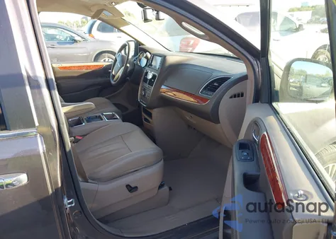 2015 Chrysler Town & Country Touring-L из США, поврежденный, VIN 2C4RC1CG3FR525890